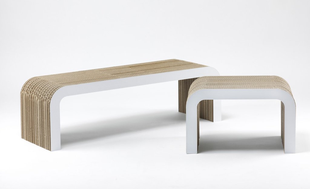Arredo In Cartone Moretto Piede Bianco 45
