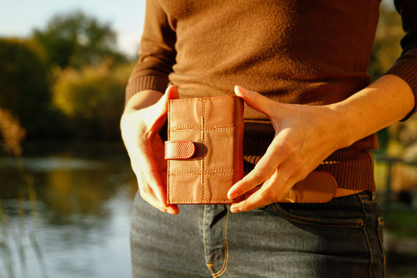 FOLDING PURSE - BLACK | TAWNY