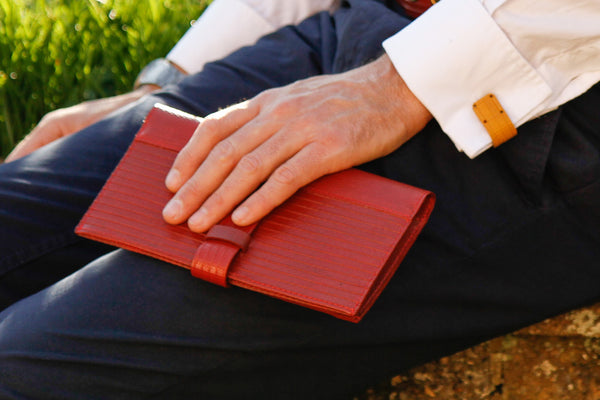 TRAVEL WALLET | RED