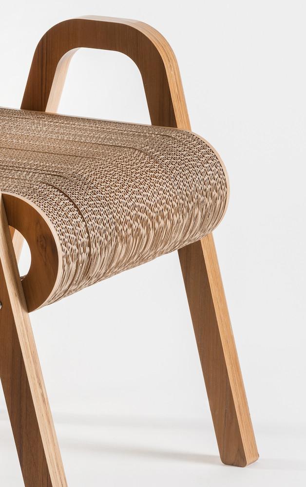 PREZZO SU RICHIESTA - Less Chair- sedia in cartone e Noce Canaletto