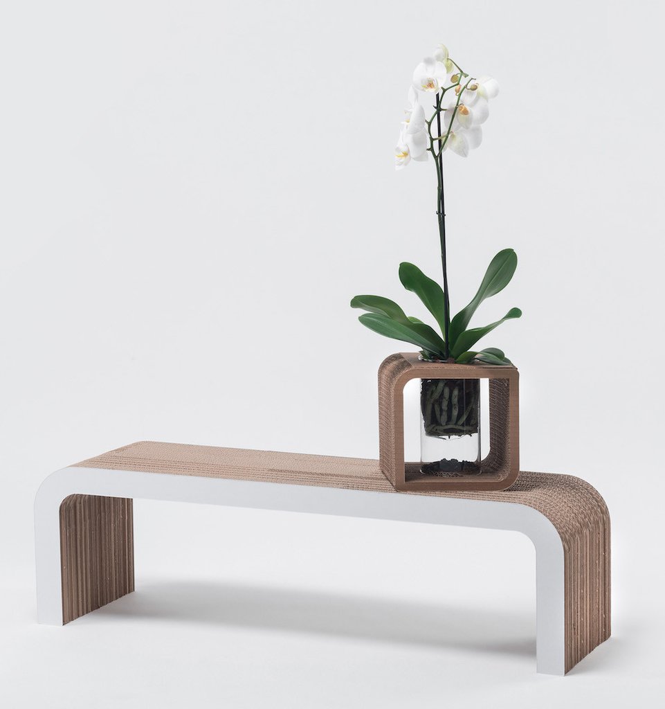 Arredo In Cartone Moretto Piede Bianco 45